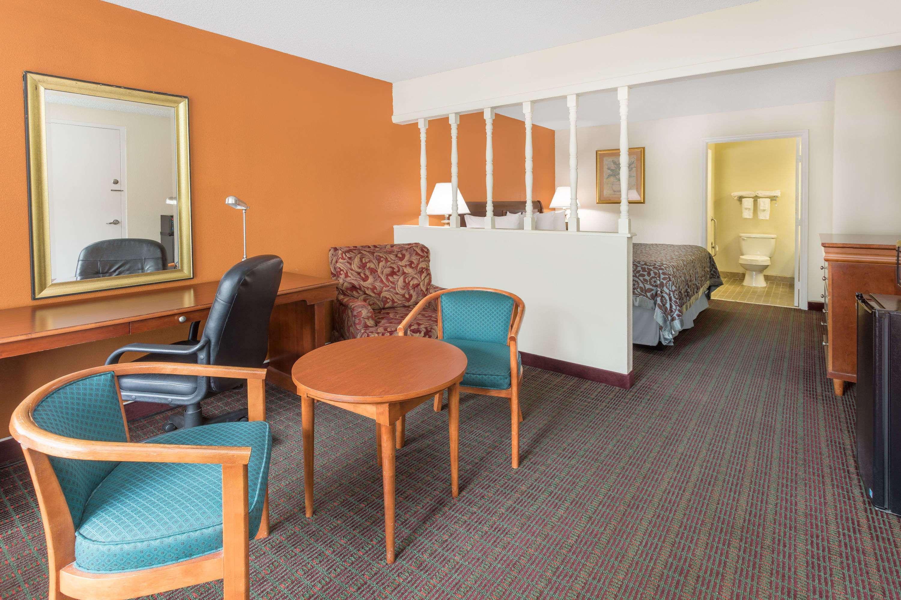 Days Inn By Wyndham Orangeburg South Buitenkant foto