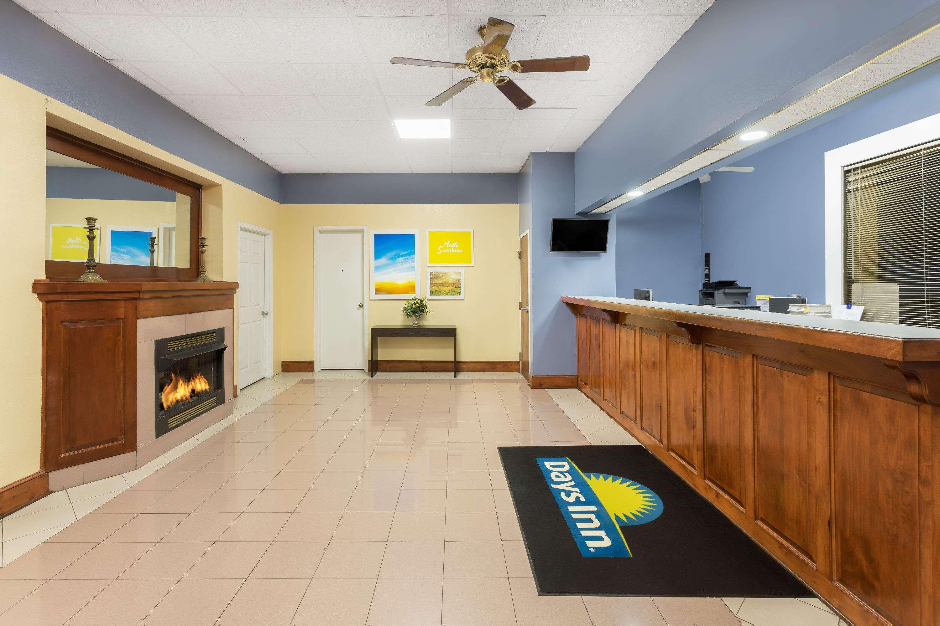 Days Inn By Wyndham Orangeburg South Buitenkant foto