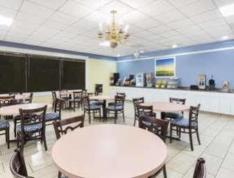 Days Inn By Wyndham Orangeburg South Buitenkant foto
